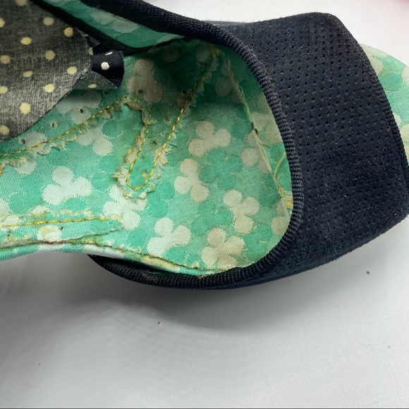 Irregular Choice 8 1/2 Blk White Polka Dot Flower - Picture 11 of 12